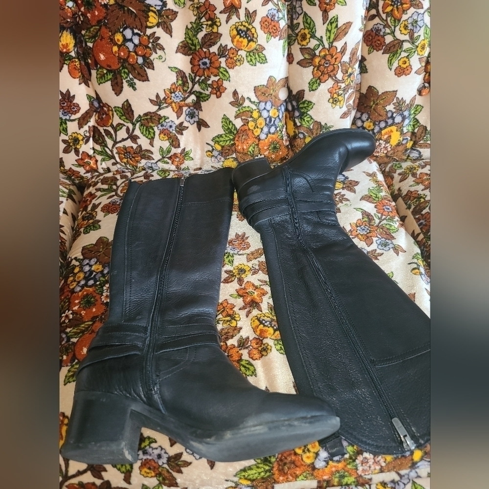 Boot - Picture 10 of 14
